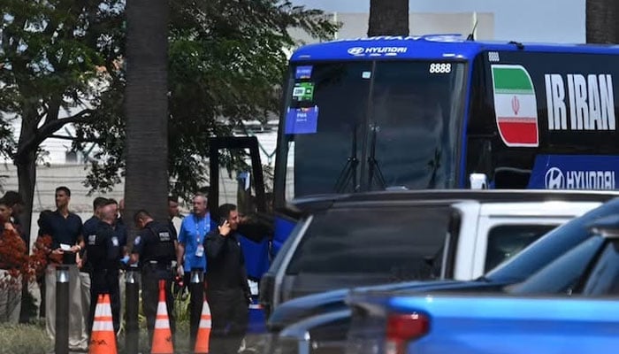 ورلڈ کپ کیلئے آمد، ایرانی اسکواڈ امریکی پابندی اور رویے پر پھٹ پڑا