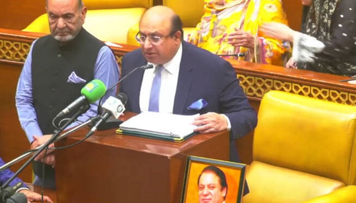 پنجاب، تنخواہیں 7، پنشن میں 3.5 فیصد اضافہ، 5903 ارب کا ٹیکس فری بجٹ پیش، تعلیم 750 ارب، صحت 500 ارب، مقامی حکومتوں کیلئے 804 ارب روپے مختص