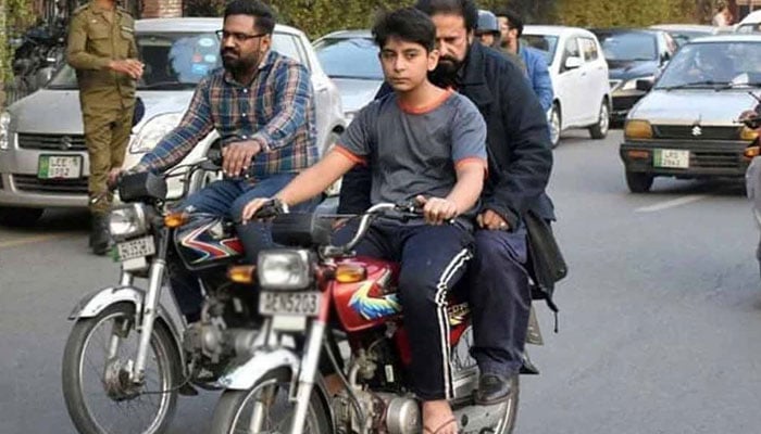 راولپنڈی، 16 سال کے نوجوان لڑکوں اور لڑکیوں کے لئے جوینائل ڈرائیونگ پرمٹ جاری