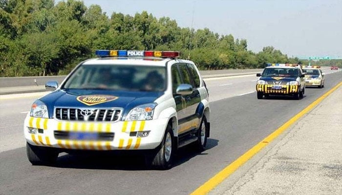 24 جون کے بعد آگ بجھانے والے آلات نہ رکھنے والی پبلک ٹرانسپورٹ کے خلاف کارروائی ہوگی، موٹر وے پولیس