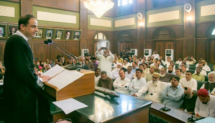 بلدیہ کراچی کا 60 ارب 45 کروڑ کا بجٹ منظور، ایک فیصد ٹیکس کی تجویز موخر، ادائیگیوں کیلئے سندھ حکومت سے فنڈز فراہم کردے، میئر