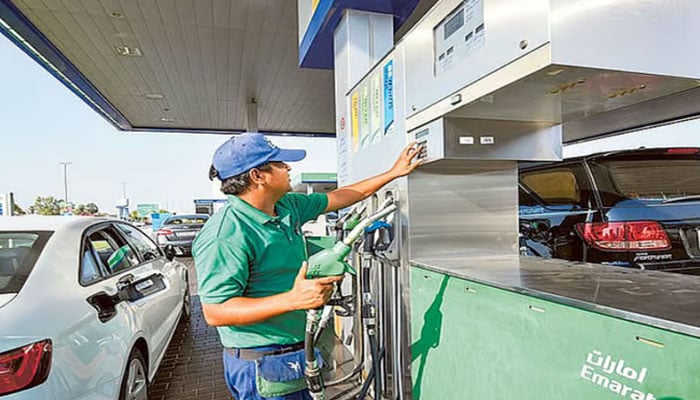 جولائی میں عرب امارات میں فیول سستا، پانچ ماہ بعد بڑی کمی