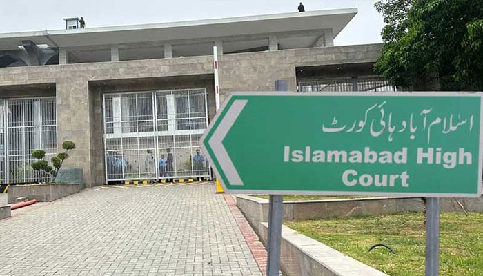 اسلام آباد ہائیکورٹ، این ایچ اے کو شہریوں سے اضافی ٹول ٹیکس لینے سے روک دیا
