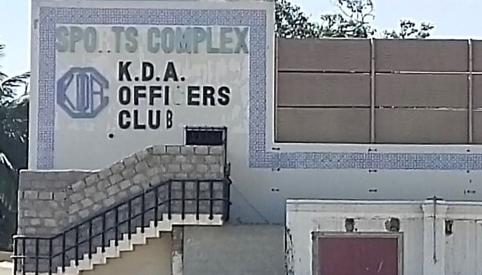 کے ڈی اے آفیسرز کلب میں ممبرز کیلئے فیملی عشائیہ