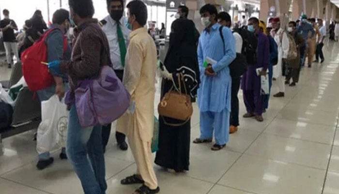 ڈنکی کے ذریعے اٹلی جانے کی کوشش ناکام، تیونس سے 2 پاکستانی شہری ڈی پورٹ