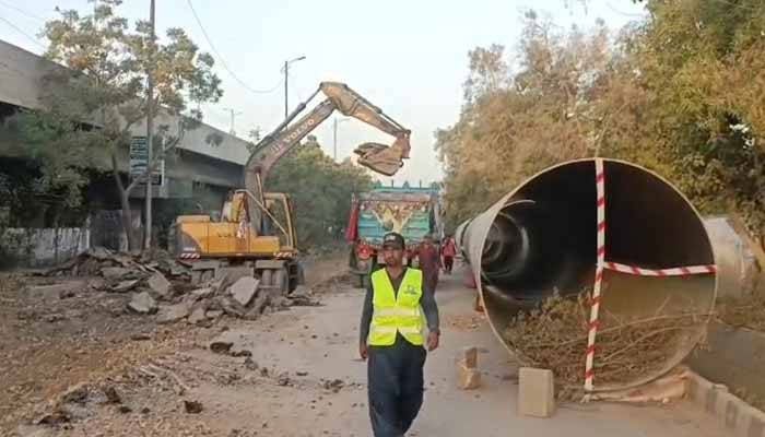 کے فور منصوبہ، ٹھیکیداروں سے اربوں روپے موبلائزیشن ایڈوانس عدم وصولی کا انکشاف