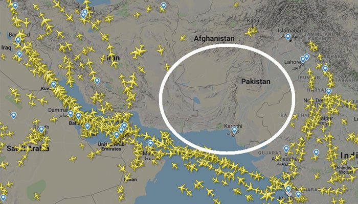 پاکستان نے بھارت کیلئے فضائی حدود کی بندش میں مزید ایک ماہ کی توسیع کردی