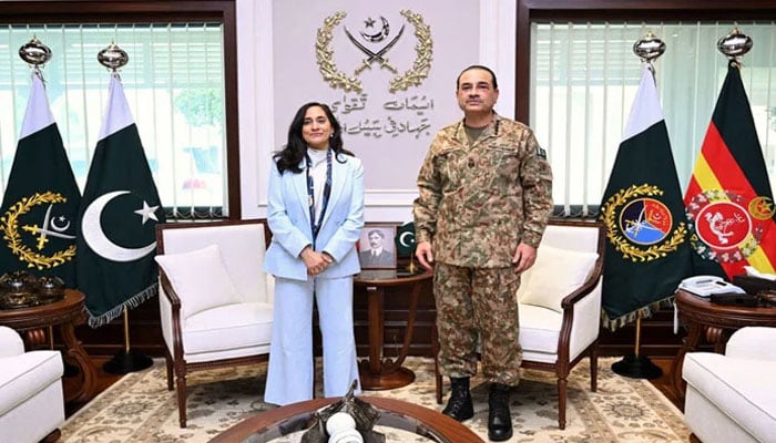 کینیڈین وزیر خارجہ کی فیلڈ مارشل سید عاصم منیر سے ملاقات، علاقائی سلامتی اور دو طرفہ تعلقات پر تبادلہ خیال