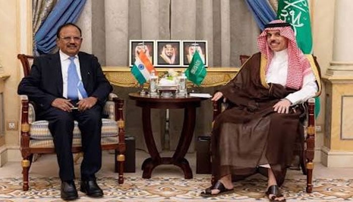 اجیت ڈوول کی ریاض میں شہزادہ فیصل بن فرحان سے اہم ملاقات