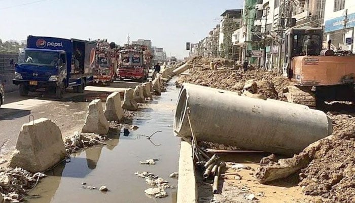 نیپا کے قریب جاری ترقیاتی کاموں نے علاقہ مکینوں کی زندگی عذاب بنا دی