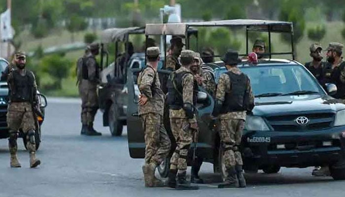 سوراب اور مستونگ میں فورسز کا آپریشن، 10 دہشتگرد ہلاک، 2 خواتین خودکش بمبار گرفتار