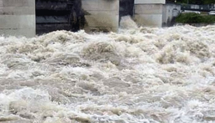 بھارت نے دریائے چناب میں پانی چھوڑ دیا، پاکستان میں سیلاب کے خدشات