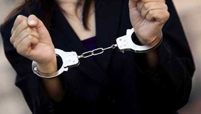 مبینہ طور پر موٹرسائیکل لفٹنگ میں ملوث خاتون گرفتار