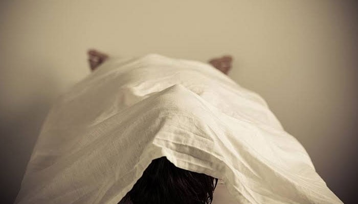 کینٹ اسٹیشن کے قریب ٹرین سے معمر شخص کی لاش ملی