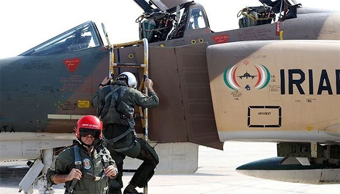 قطر سے 3 پائلٹ چھڑانے کیلئے ریڈ کراس سے مدد کی ایرانی اپیل، حوثی حملے کے بعد یمن کی بندرگاہ بند