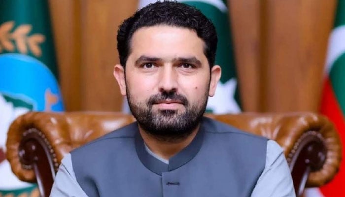 KP حکومت کا وفاق کی 6 ارب 40  کٹوتی ماننے سے انکار، اضافی رقم عمران ملاقات سے مشروط تھی، سہیل آفریدی