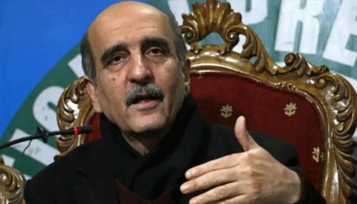 پرانے کارکنوں کو منظم کرنے کا پیغام عمران کے معتمد خاص نے پہنچایا، اکبر ایس بابر