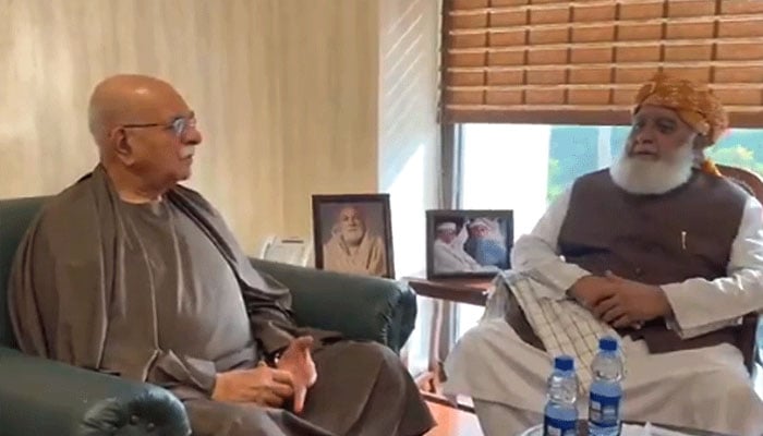 اچکزئی فضل الرحمٰن ملاقات، متحدہ اپوزیشن کے قیام کا اعلان