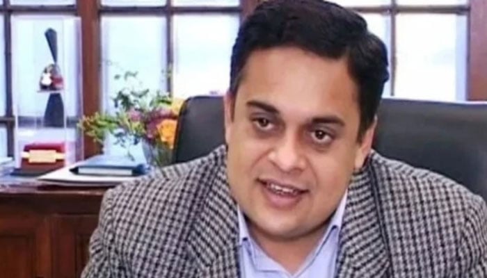 حکومت سول سرونٹس کے تربیتی کورسز کے نصاب میں اصلاحات کریگی، احد چیمہ