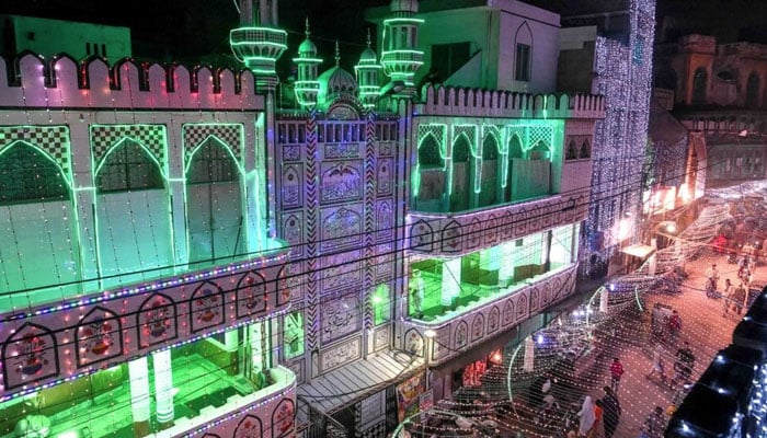 رسول اکرم ﷺ نے انسانیت کو جینے کا سلیقہ سکھایا، مقررین