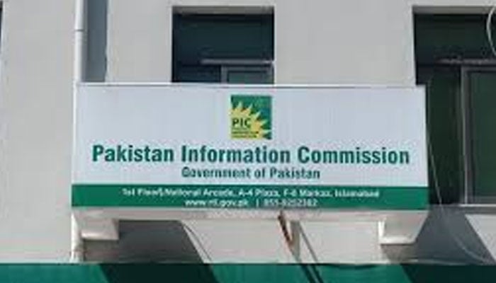 آر ٹی آئی کارکن کی درخواست واپس لینے کی کوشش، پی آئی سی کی طرف سے سخت سرزنش