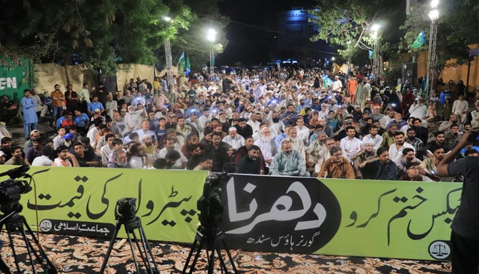 پٹرول لیوی بھتہ ٹیکس، جماعت اسلامی کے گورنر ہاؤس پر دھرنے کو نصف ماہ مکمل