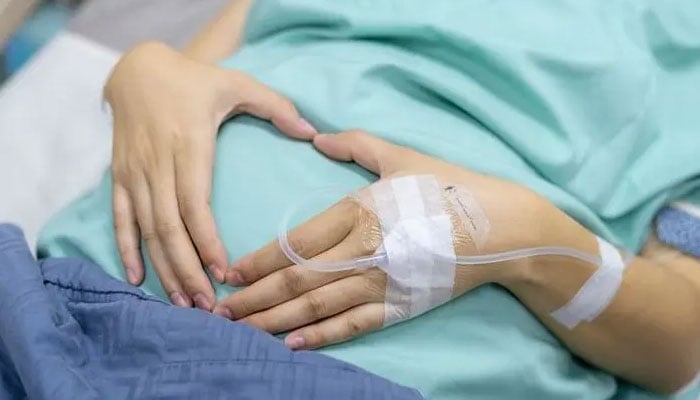 بغیر حمل زچگی کا آپریشن، پولیس نے معاملہ ہیلتھ کیئر کمیشن کو بھیج دیا