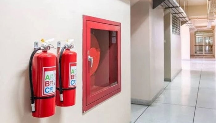 سندھ، سرکاری اسپتالوں میں فائر سیفٹی کی صورتحال تشویشناک، فائر الارم اور واٹر اسپرنکلر دستیاب نہیں