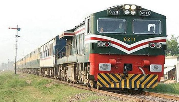 سروسز بہتر بنانے کے صرف دعوے، مزید دو ٹرینیں نجی شعبے کے حوالے
