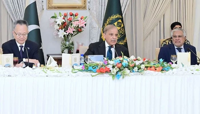 معاشی بحالی کا مشکل مرحلہ عبور، سخت مالیاتی اصلاحات سے ملکی معیشت میں استحکام، سرمایہ کاروں کا اعتماد بحال ہوا، وزیراعظم