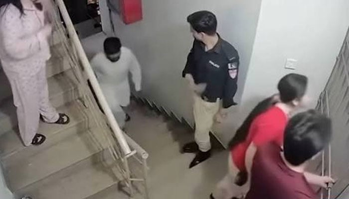 ایس ایس پی کورنگی کی ساس، سالی، سالے اور اہلکاروں پر مقدمہ کی سفارش