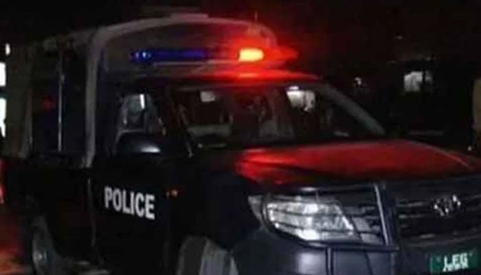 کورنگی، پولیس مقابلے میں اہلکار زخمی، ڈاکو فائرنگ کرتے فرار