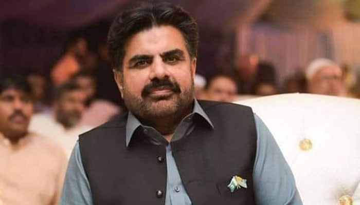 ناصر شاہ فیملی کے ساتھ امریکہ روانہ