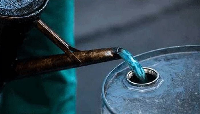 مٹی کا تیل 20 روپے 56 پیسے/ لائٹ ڈیزل آئل 15 روپے 3 پیسے فی لیٹر مہنگا