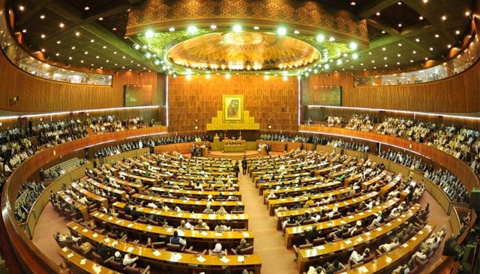 آئینی ترمیم کا بل آئندہ قومی اسمبلی اجلاس میں پیش نہیں کیا جائیگا