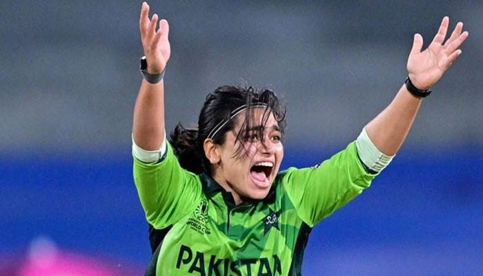 پاکستان ویمنز کرکٹ کپتان فاطمہ ثنا پر جرمانہ