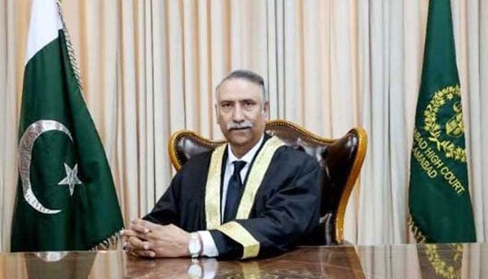 عدلیہ اتنی کمزور نہیں کہ کسی سیاسی جماعت کی حمایت کی ضرورت ہو، چیف جسٹس سرفراز ڈوگر