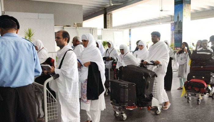 صرف کراچی کے عمرہ زائرین پر ویکسی نیشن کا اطلاق
