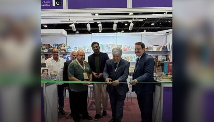 ابوظبی بک فیئر میں پاکستان پویلین کا افتتاح