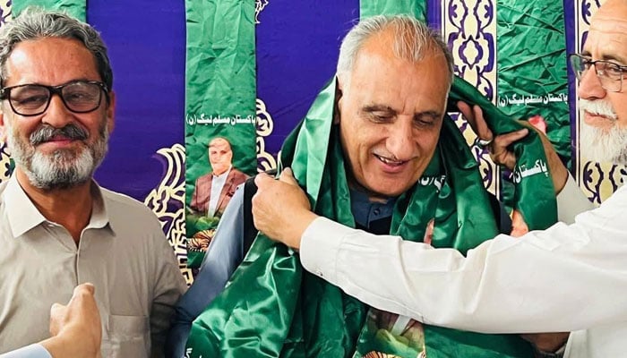 صدر آزاد کشمیر کے انتخاب کیلئے مسلم لیگ ن کی جانب سے ڈاکٹر نجیب نقی نے کاغذات نامزدگی جمع کرا دئیے