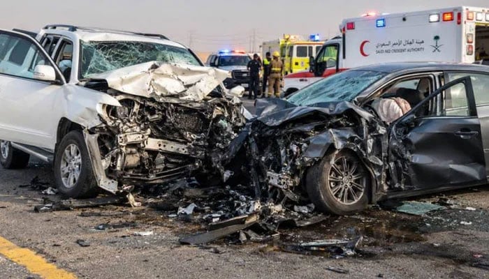 الاحساء میں خوفناک ٹریفک حادثہ، ایک ہی خاندان کے 7 افراد سمیت 9جاں بحق