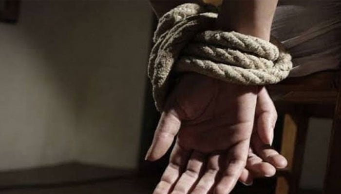 ڈپٹی کمشنر خاران کو گاڑی سمیت اغوا کر لیا گیا
