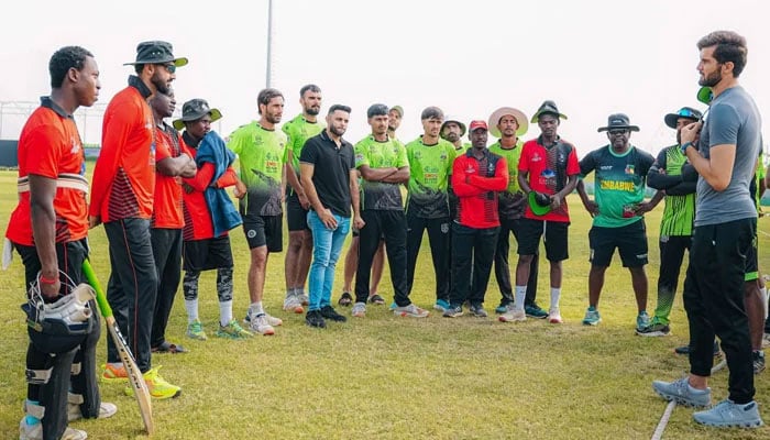 شاہین آفریدی کی قلندر ٹریننگ سینٹر میں زمبابوین کرکٹرز سے ملاقات