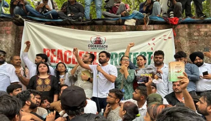 بھارت میں انتخابی بحران، سڑک سے پارلیمنٹ تک محاذ آرائی