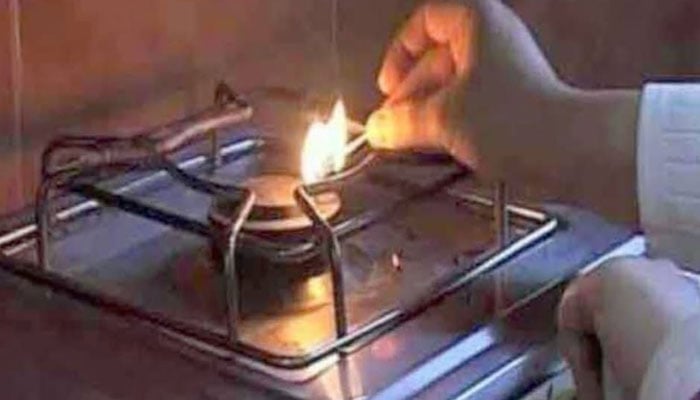 پاکستان میں گیس لوڈ مینجمنٹ شروع، گھروں میں گیس کھانا پکانے کے اوقات تک محدود