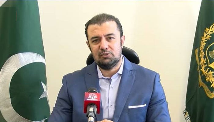 حکومت PIA کیلئے طیارے خرید رہی ہے نہ قرض دے رہی ہے، مشیر خزانہ