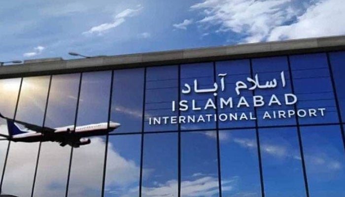 اسلام آباد ایئر پورٹ پر تعینات تین کسٹم افسر معطل، مالی بے ضابطگیوں کی تفتیش