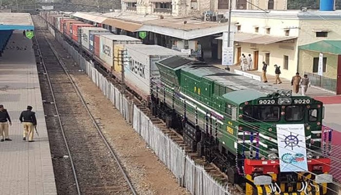 کراچی سے پشاور کارگو ایکسپریس آؤٹ سورس
