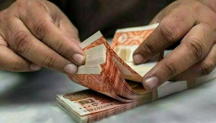 سرکاری قرضوں میں 10 سال کے دوران 340 فیصد کے تاریخی اضافے کا انکشاف