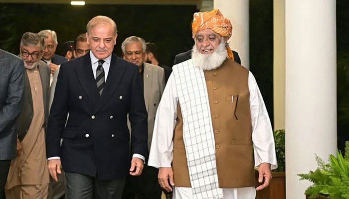 حکومت اور PTI کے درمیان ڈیڈ لاک کے خاتمے کی آخری کوشش